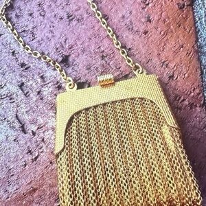 Chic Gold Mesh Chain Clutch